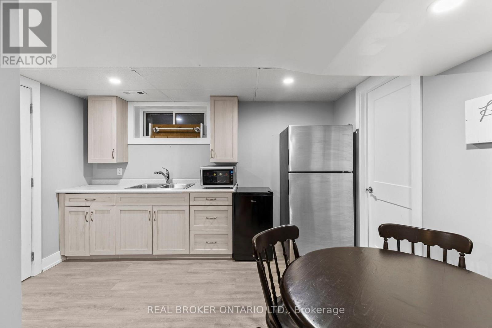 92 QUINN AVENUE - Image 24