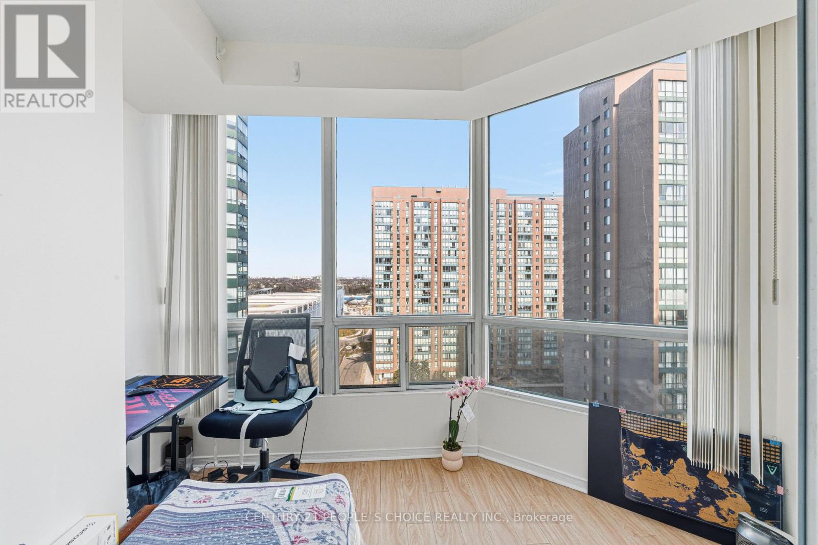 #1413 155 HILLCREST AVENUE - 32