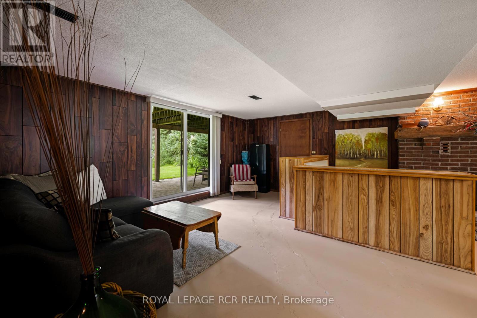 431438 19TH LINE - 18