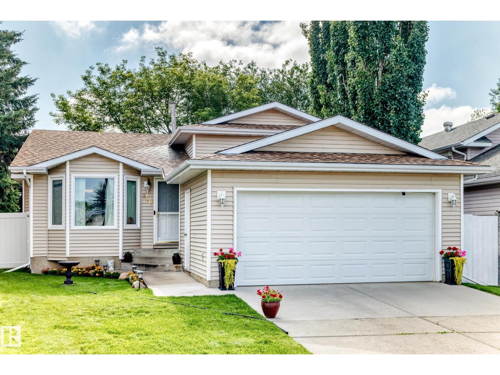 350 PEARSON Crescent NW