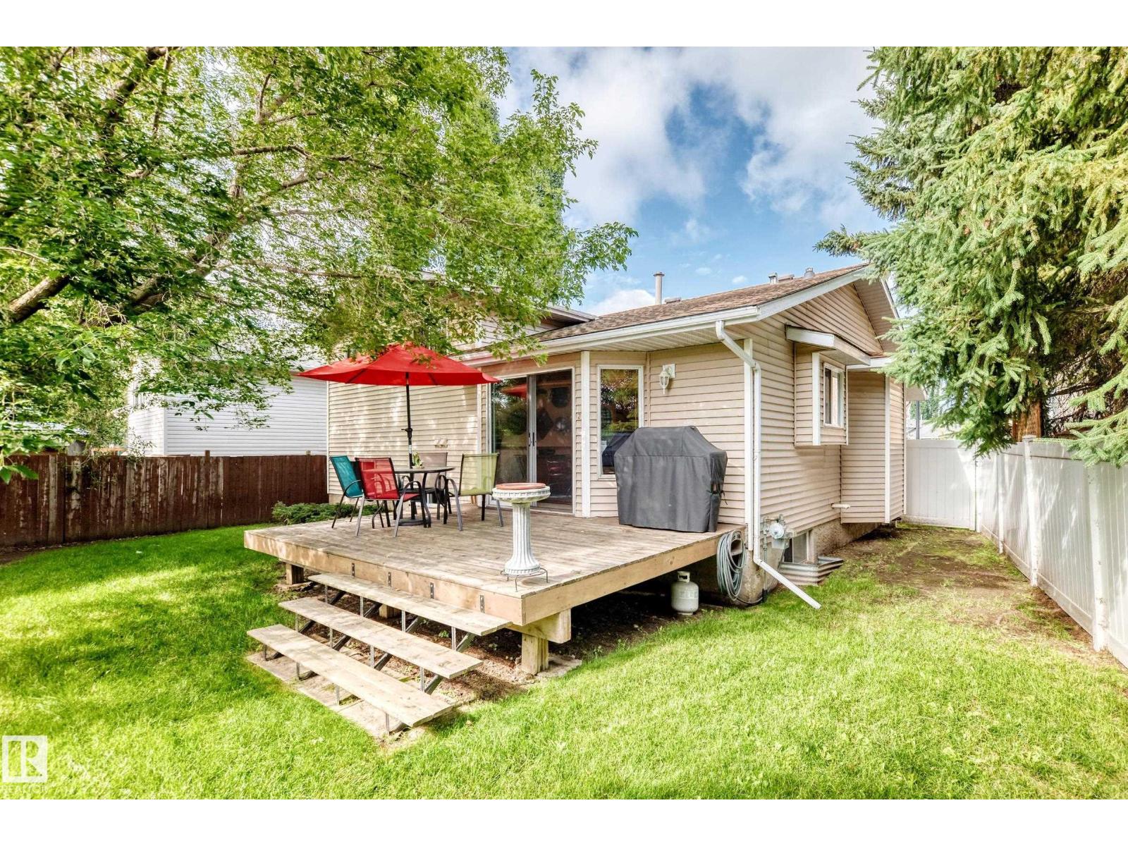 350 PEARSON Crescent NW - Photo 35