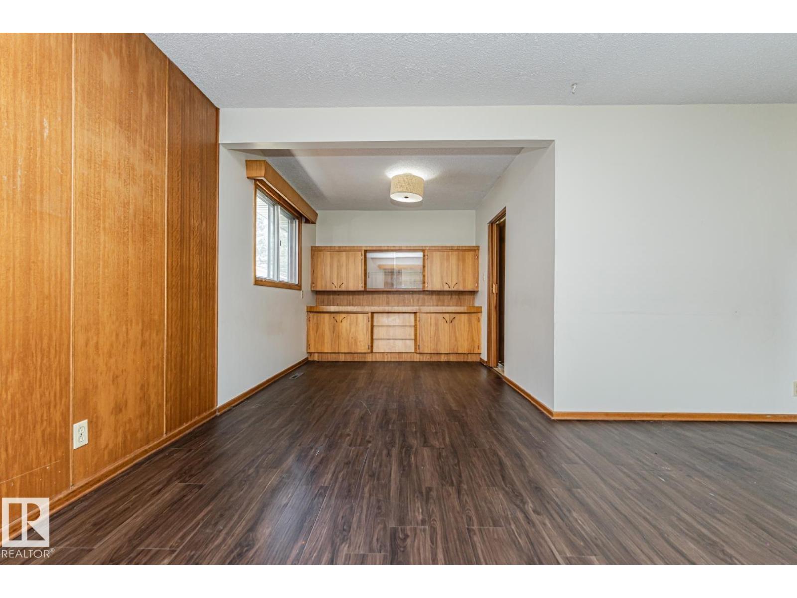 10726 70 AV NW - Image 12