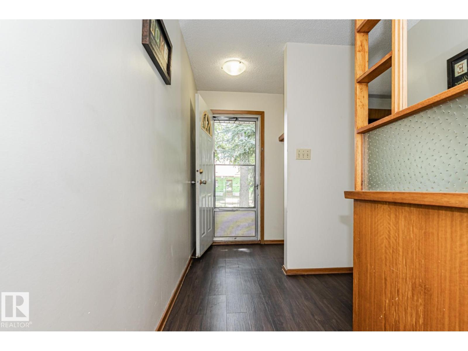 10726 70 AV NW - 5