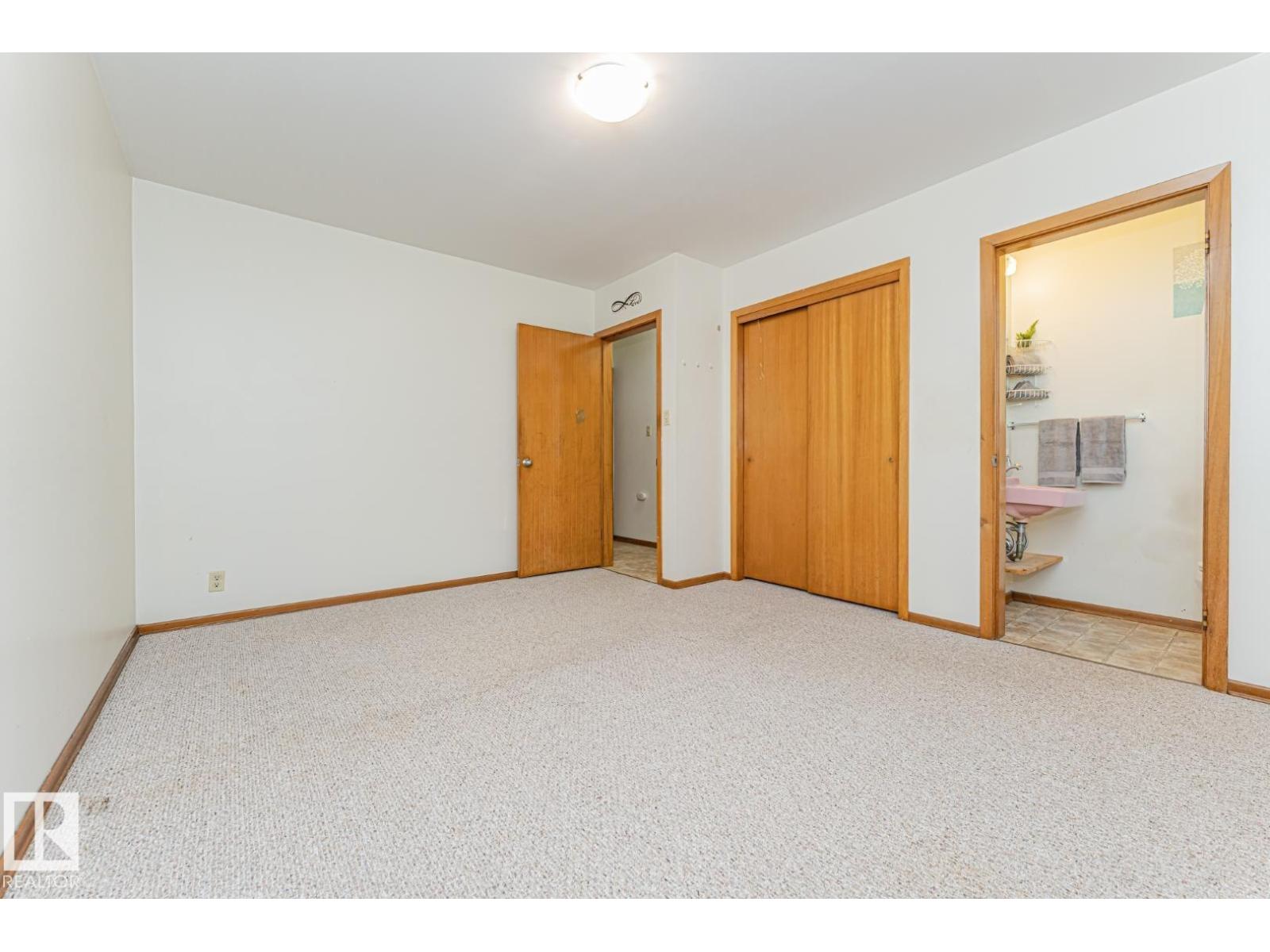 10726 70 AV NW - 23