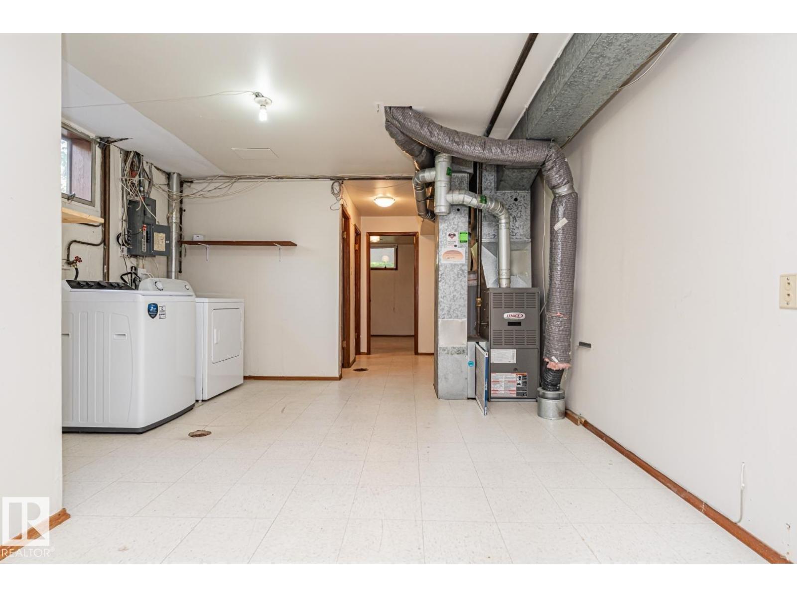 10726 70 AV NW - Image 38