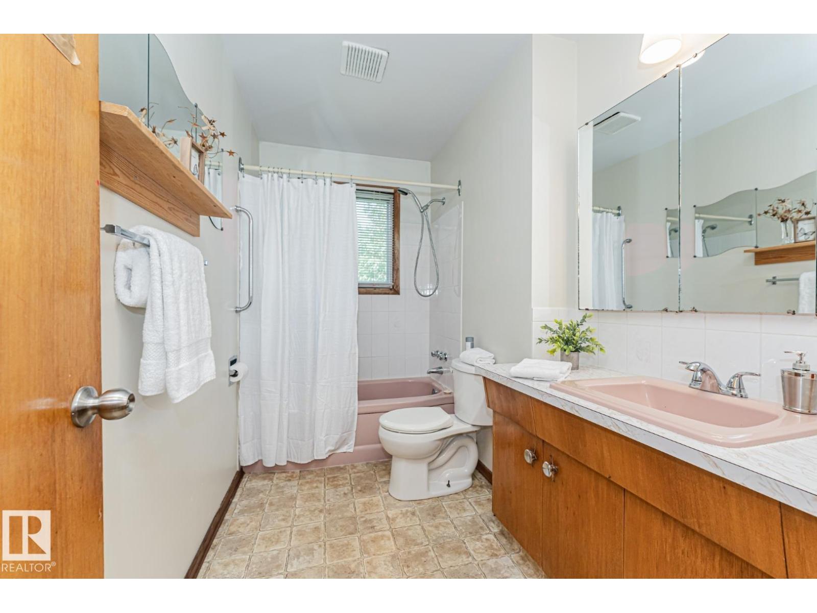 10726 70 AV NW - 29