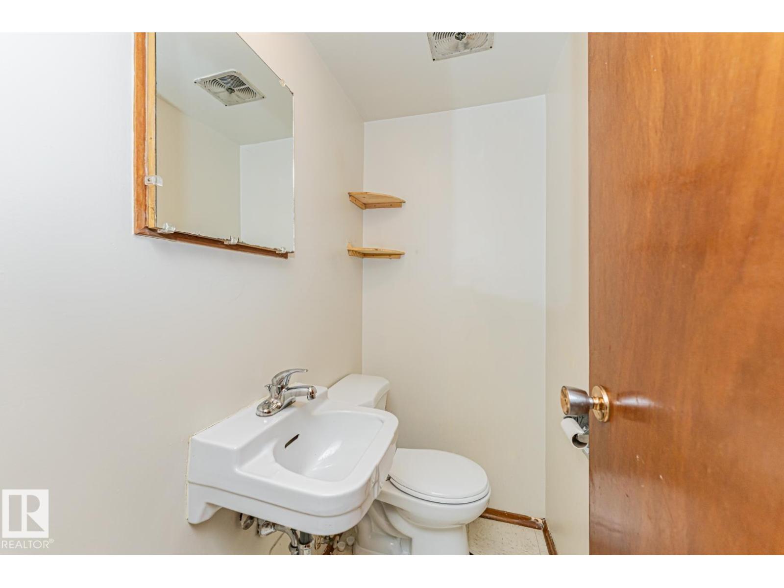10726 70 AV NW - Image 42