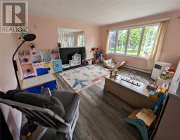 47 Grandy Avenue thumbnail 3