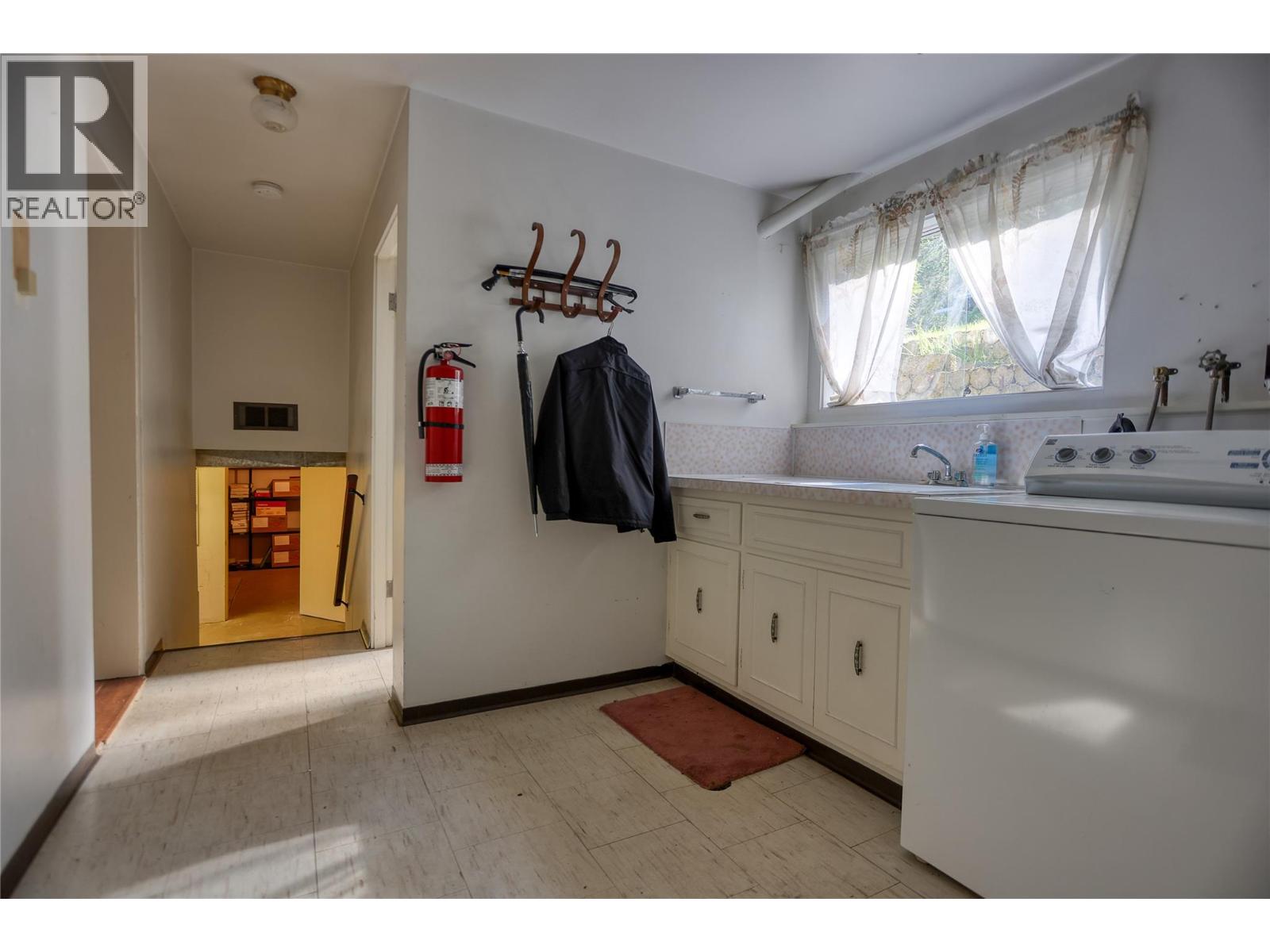 3110 1st Avenue, Castlegar