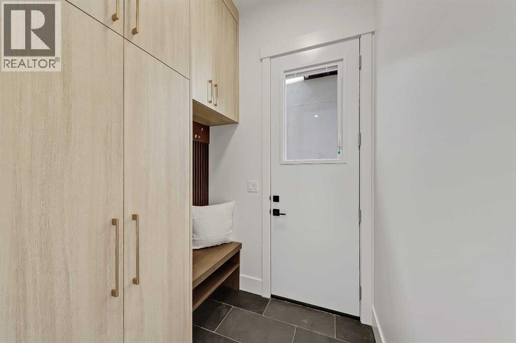 1009 18 Avenue Northwest - Photo 14