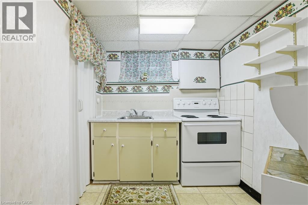 147 VILLAGE Road - Image 24