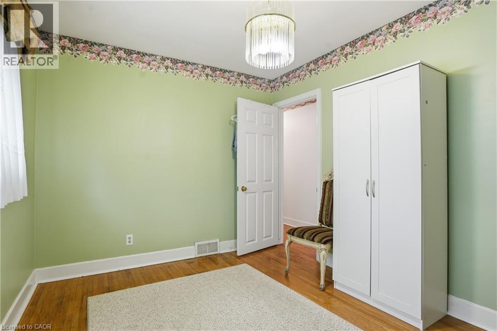 147 VILLAGE Road - Image 16