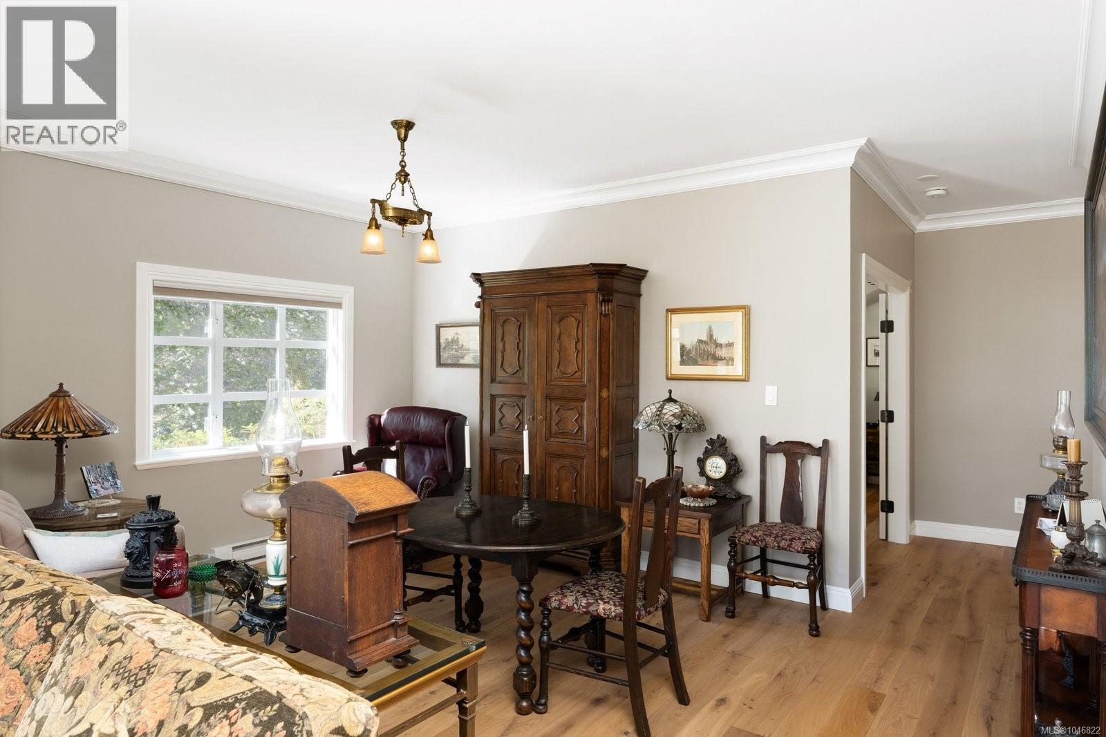 203 2277 Oak Bay Avenue, Oak Bay