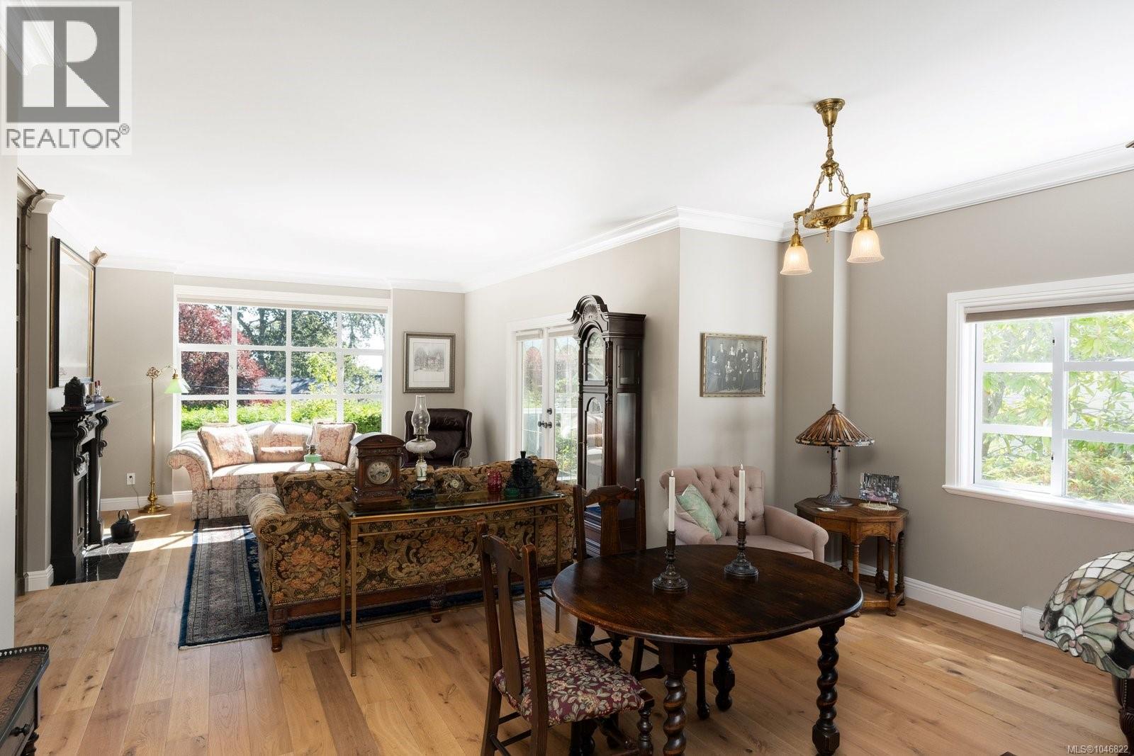 203 2277 Oak Bay Avenue, Oak Bay