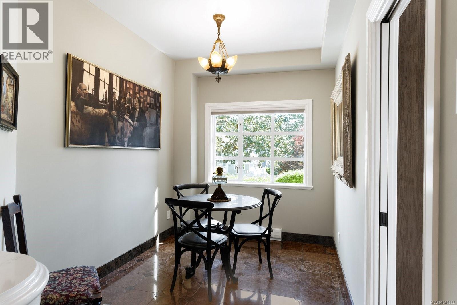 203 2277 Oak Bay Avenue, Oak Bay