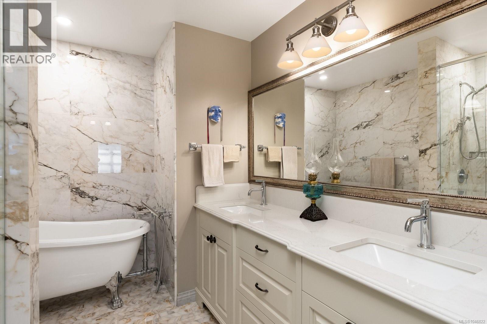 203 2277 Oak Bay Avenue, Oak Bay