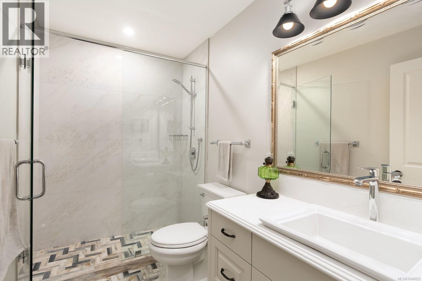 203 2277 Oak Bay Avenue, Oak Bay
