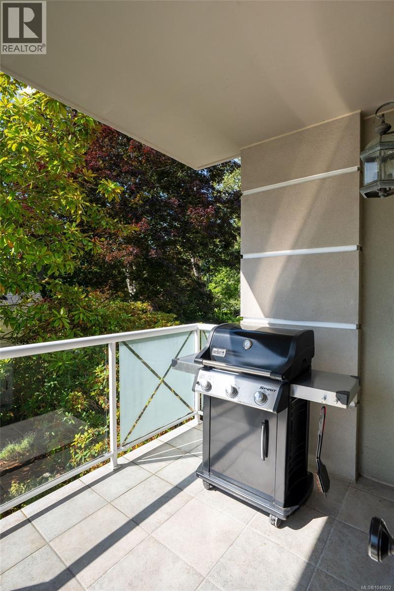 203 2277 Oak Bay Avenue, Oak Bay