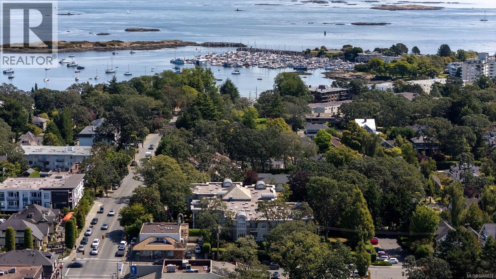 #203 2277 Oak Bay Ave - 35