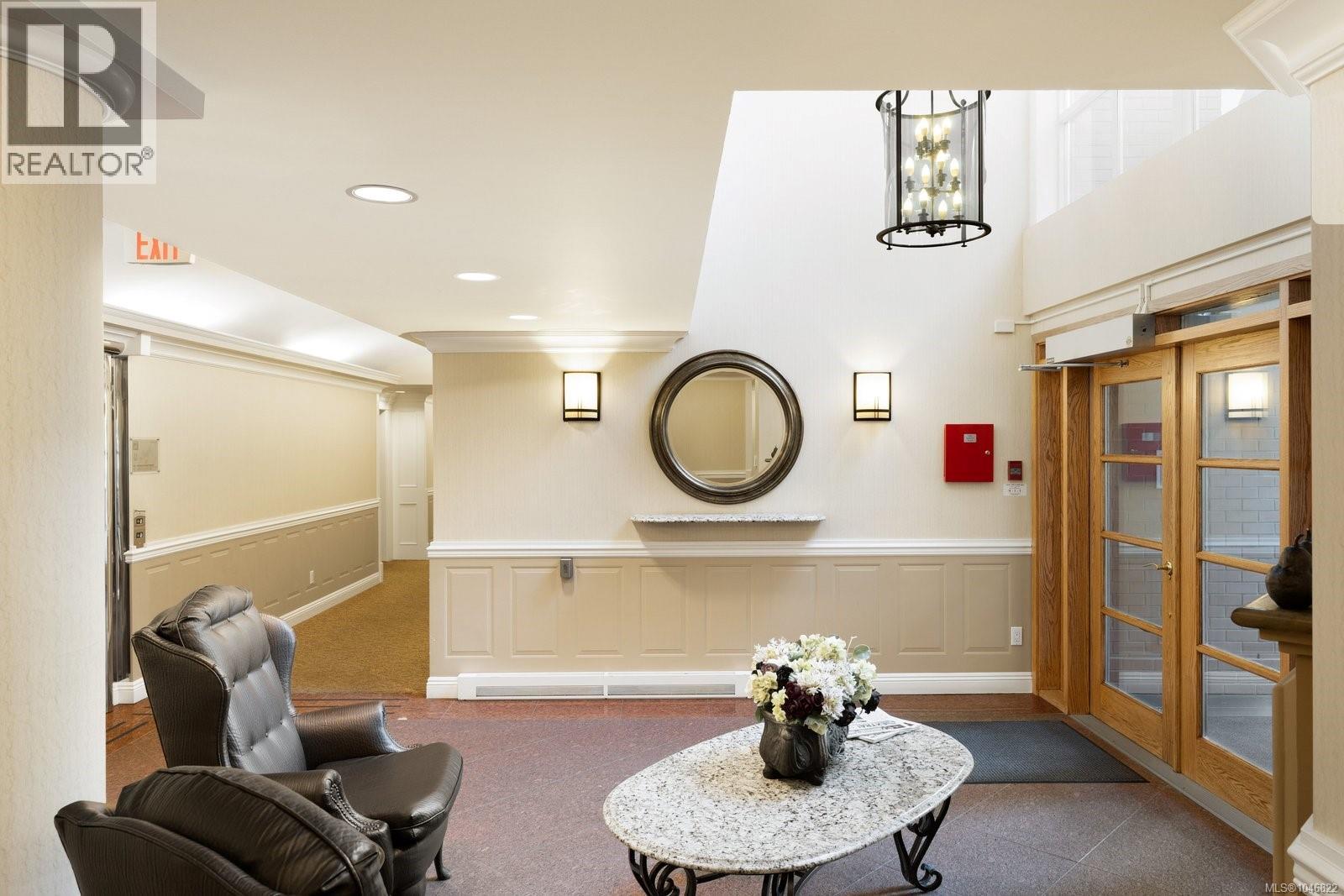 203 2277 Oak Bay Avenue, Oak Bay