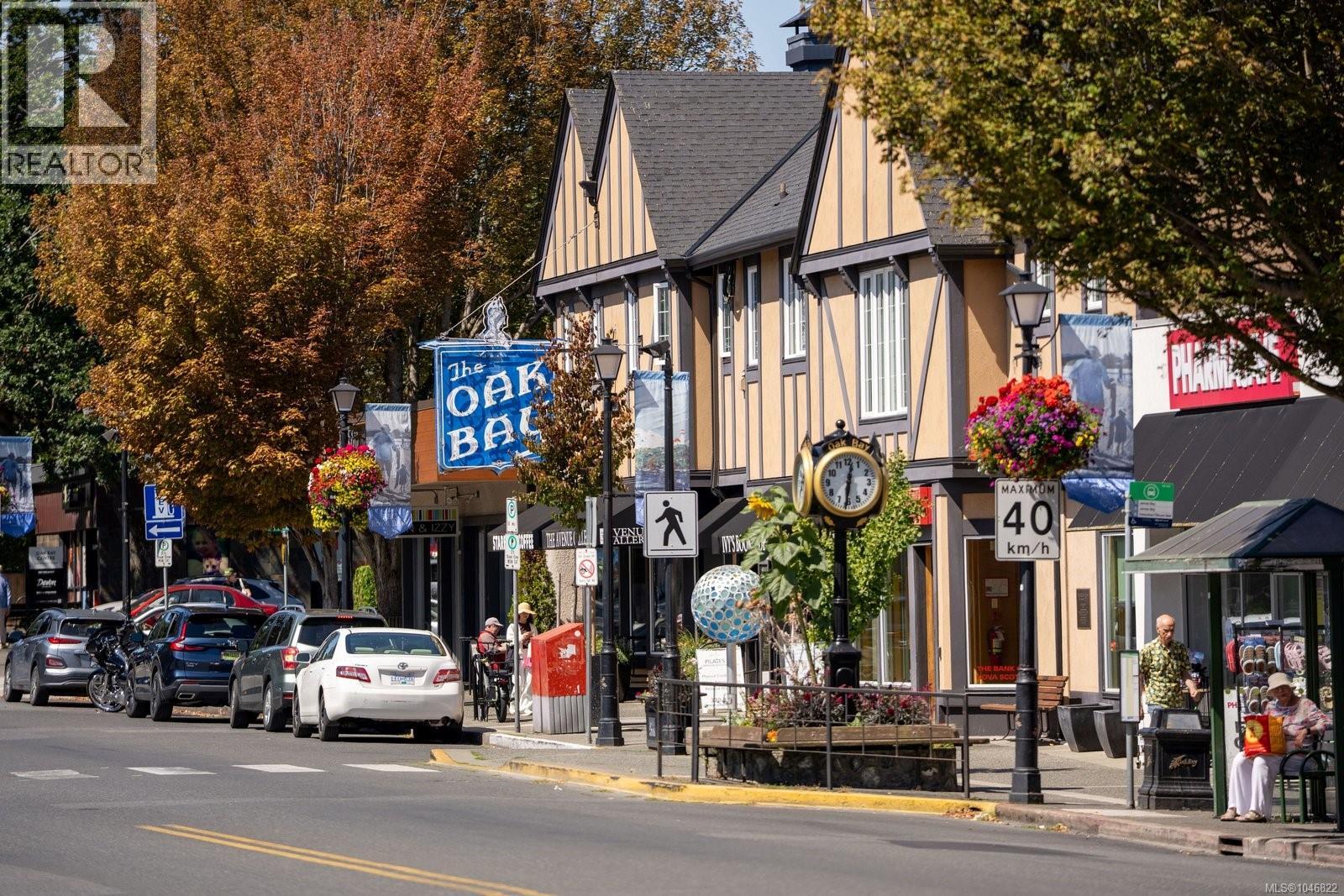 203 2277 Oak Bay Avenue, Oak Bay
