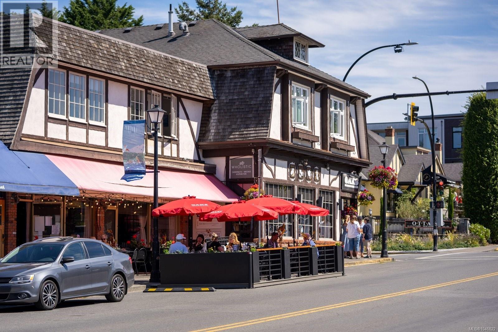 #203 2277 Oak Bay Ave - 42
