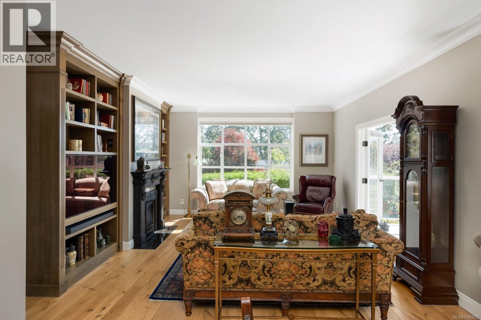 203 2277 Oak Bay Avenue, Oak Bay