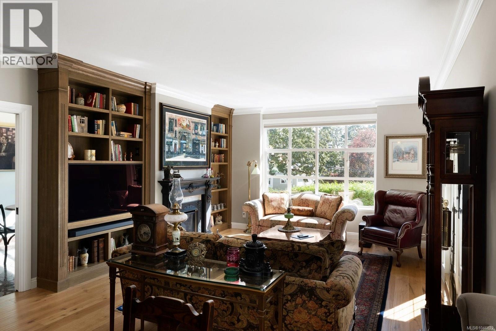 #203 2277 Oak Bay Ave - 6