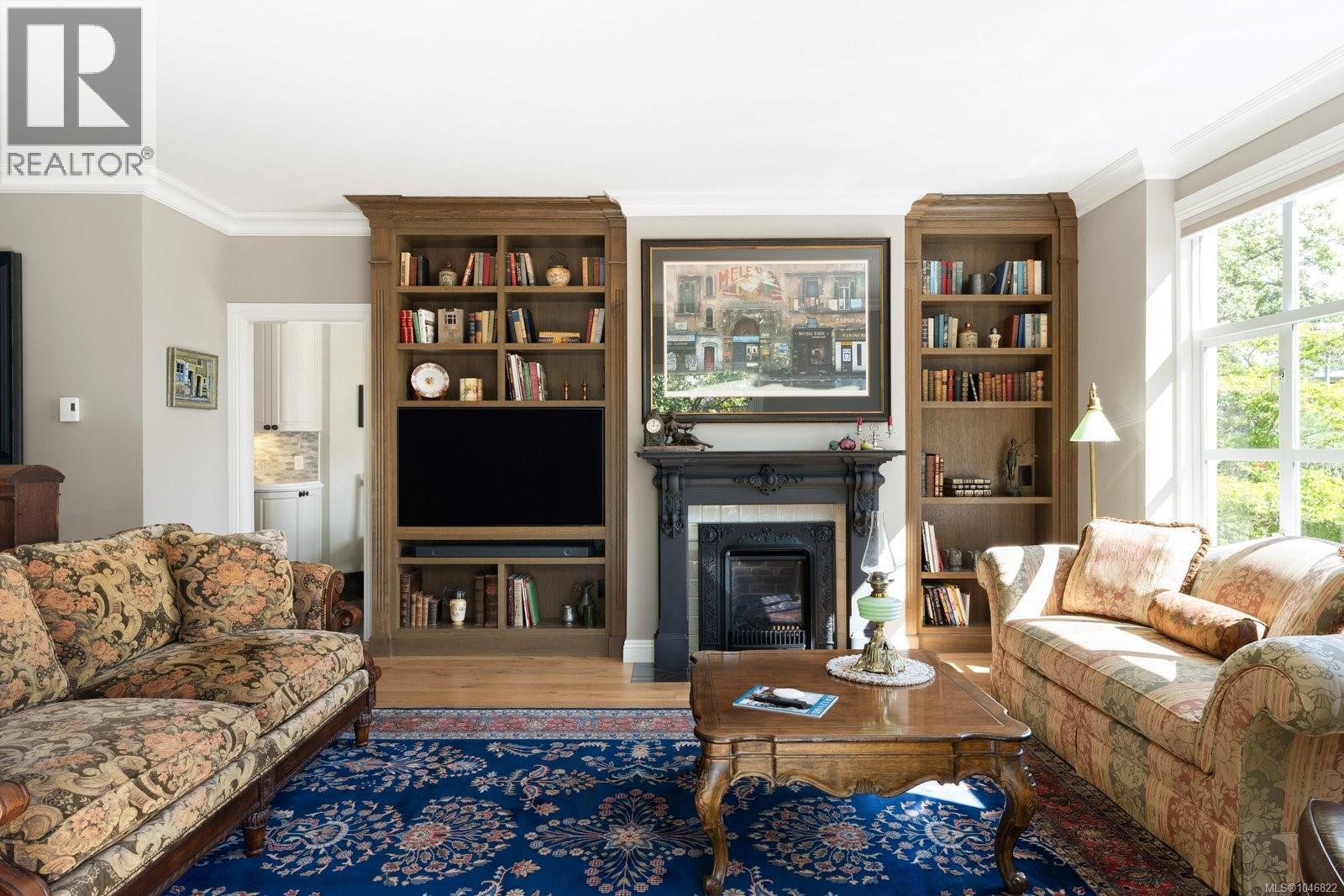 #203 2277 Oak Bay Ave - 7