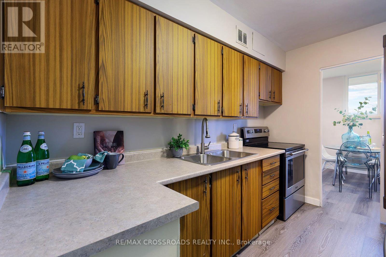 #906 1350 YORK MILLS ROAD - 19