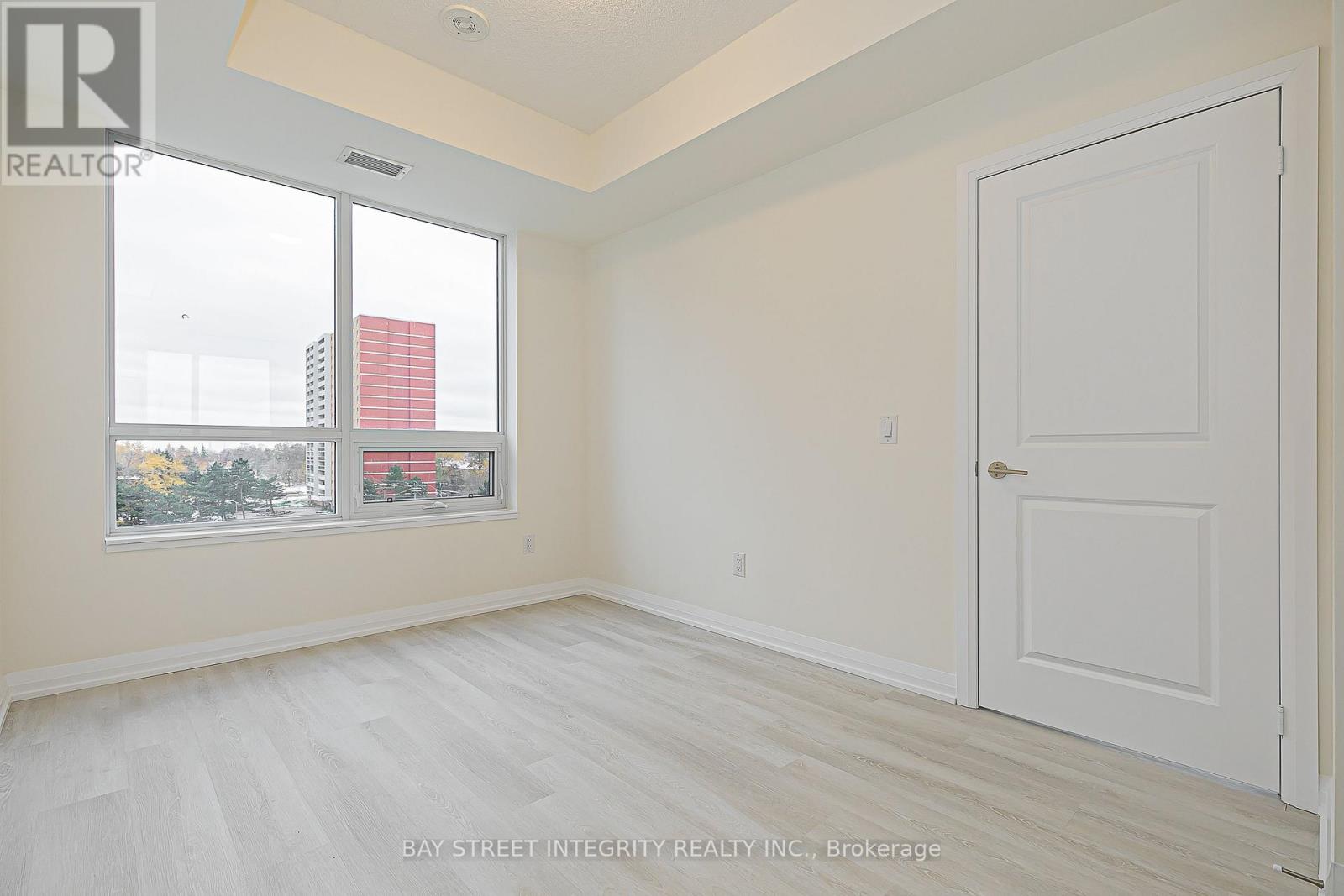 #710 3260 SHEPPARD AVENUE E - 16
