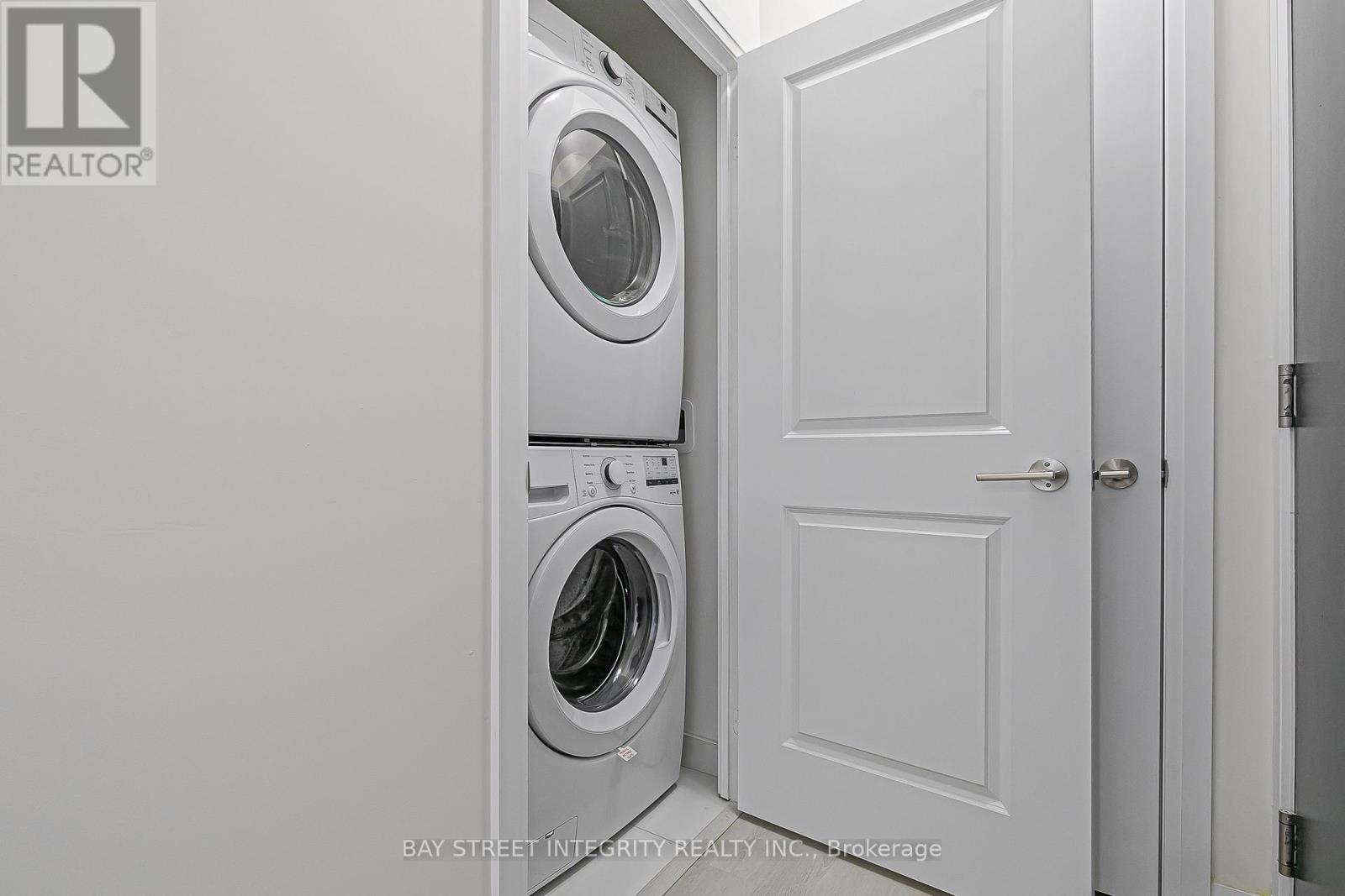 #710 3260 SHEPPARD AVENUE E - 19