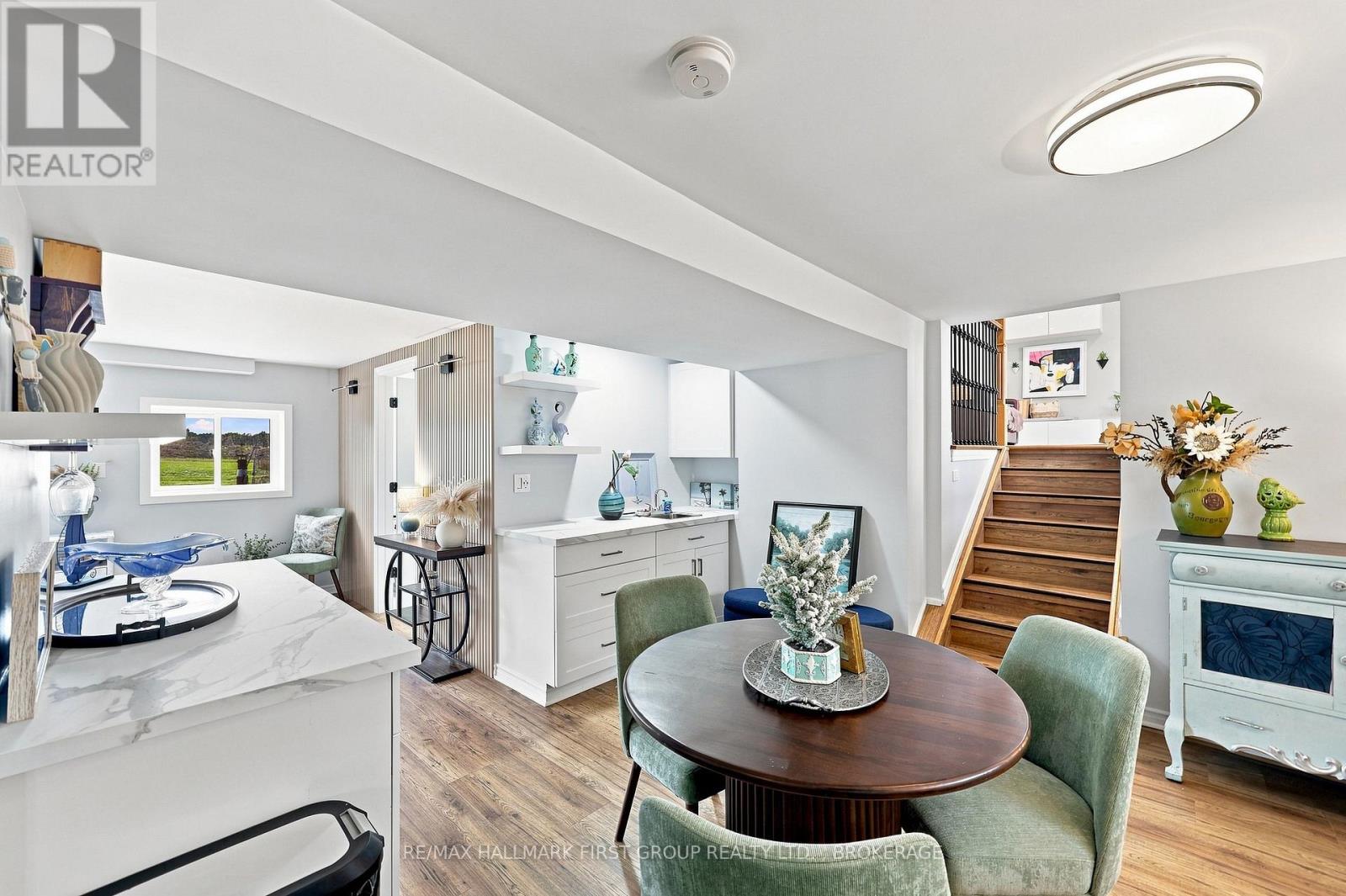19 SUNSET LANE - Image 34