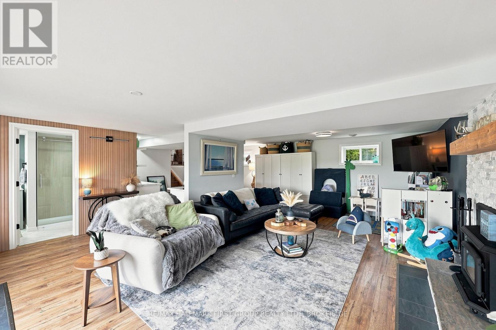 19 SUNSET LANE - 38