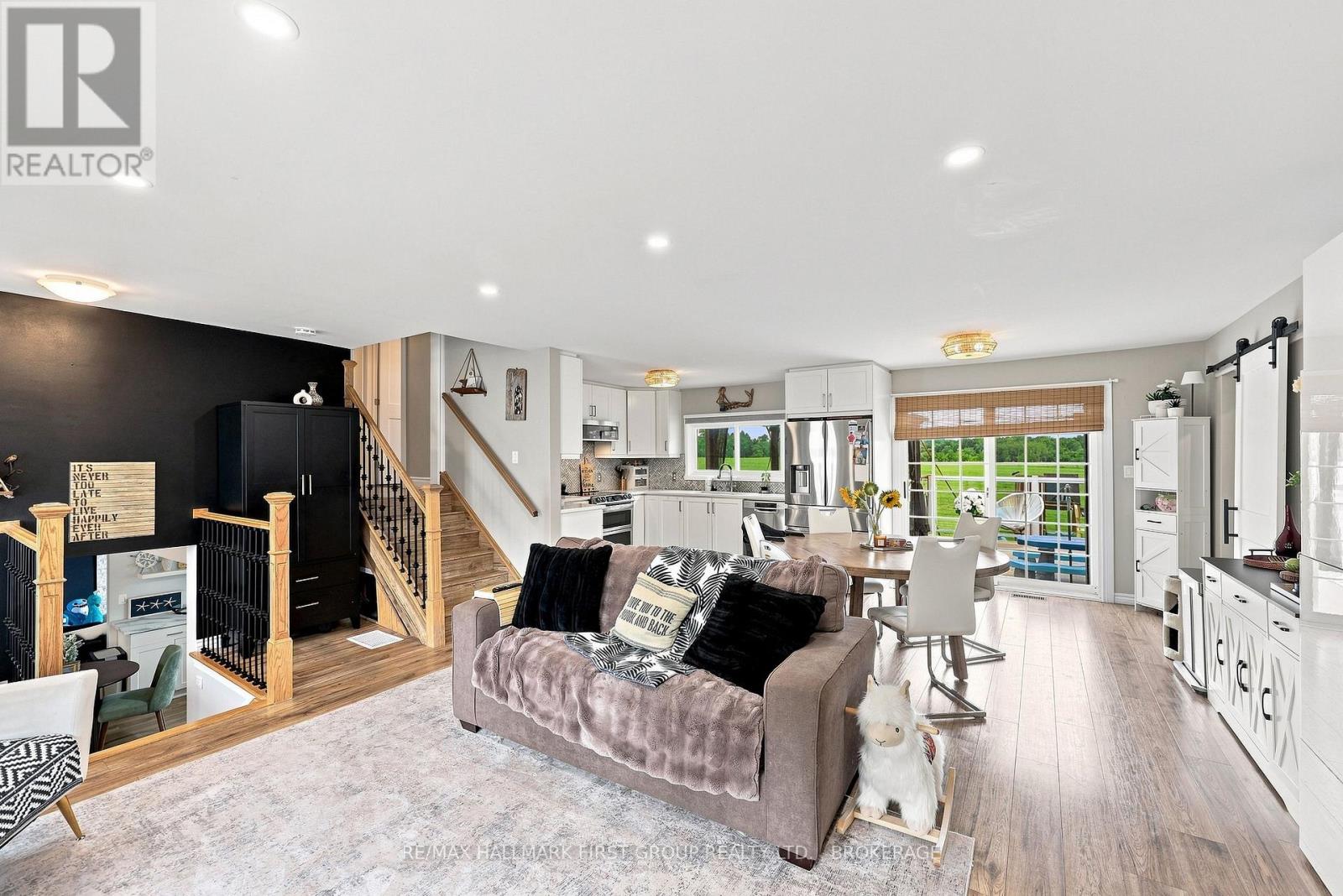 19 SUNSET LANE - Image 9