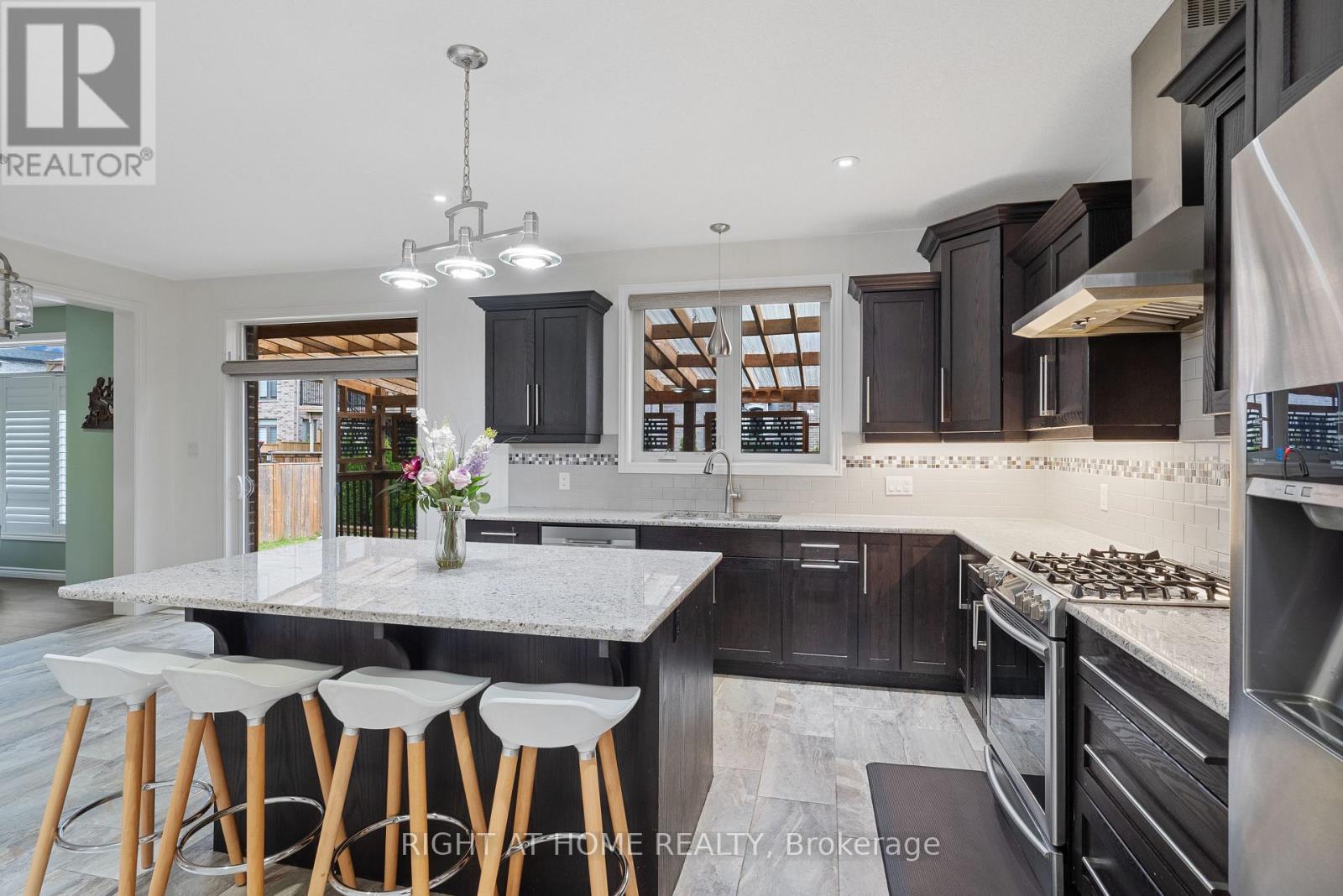 624 SUPERIOR DRIVE - Image 10