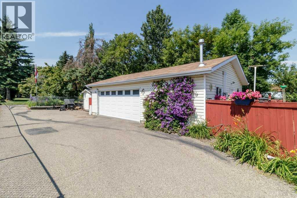 4732 48 Street - Photo 34