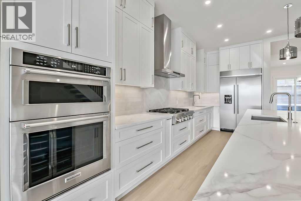 712 Bridge Crescent Northeast - Photo 8