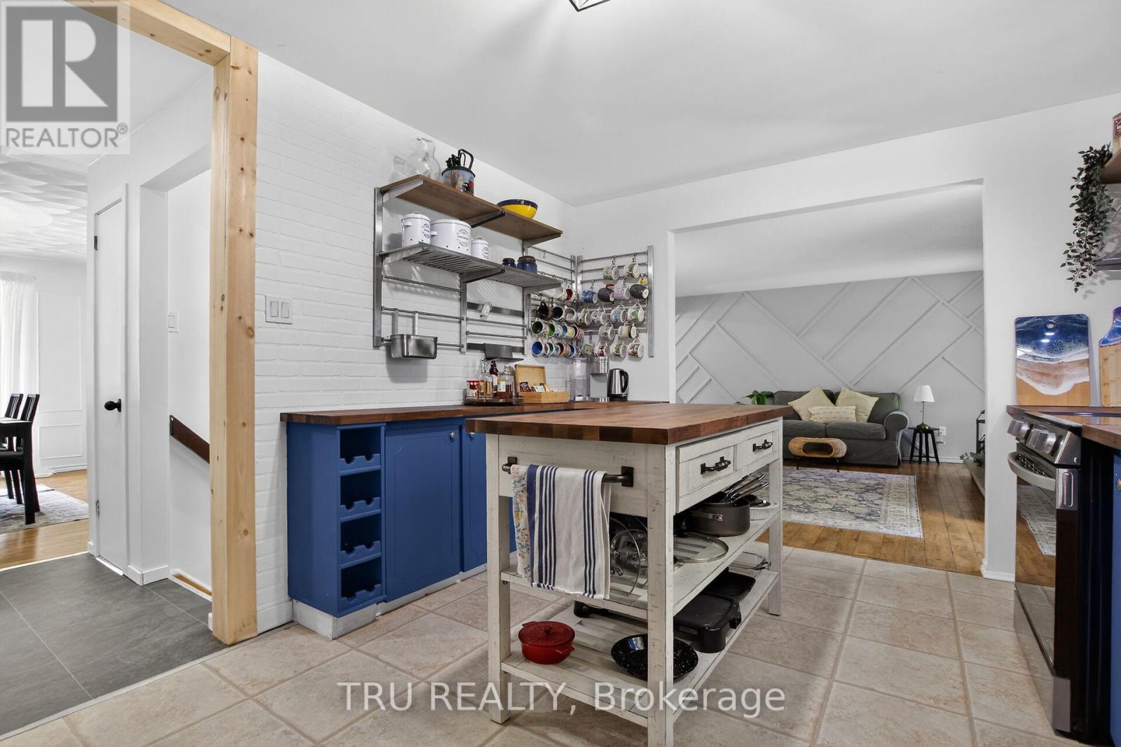 3910 HIGHLAND ROAD - Image 11