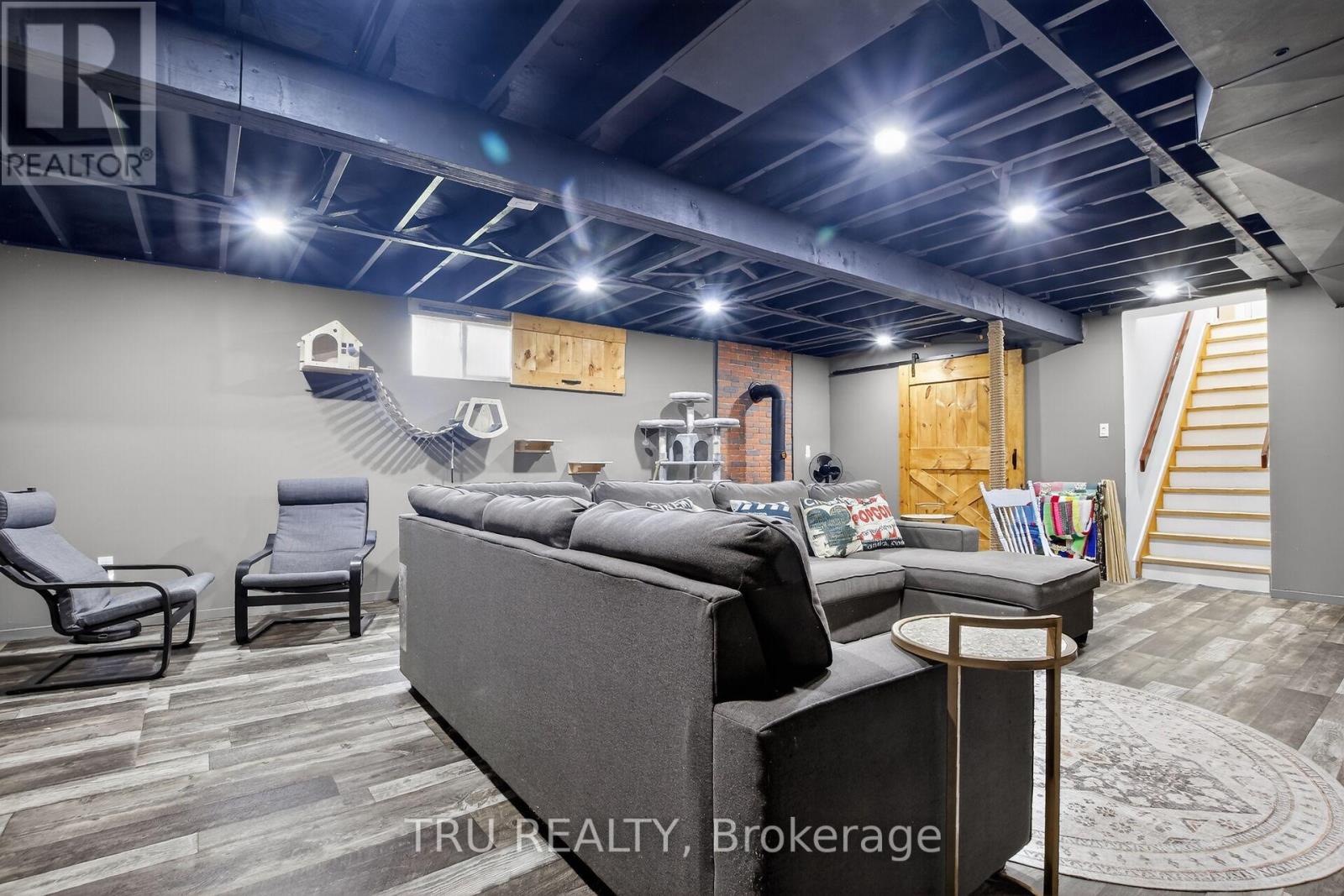 3910 HIGHLAND ROAD - Image 25