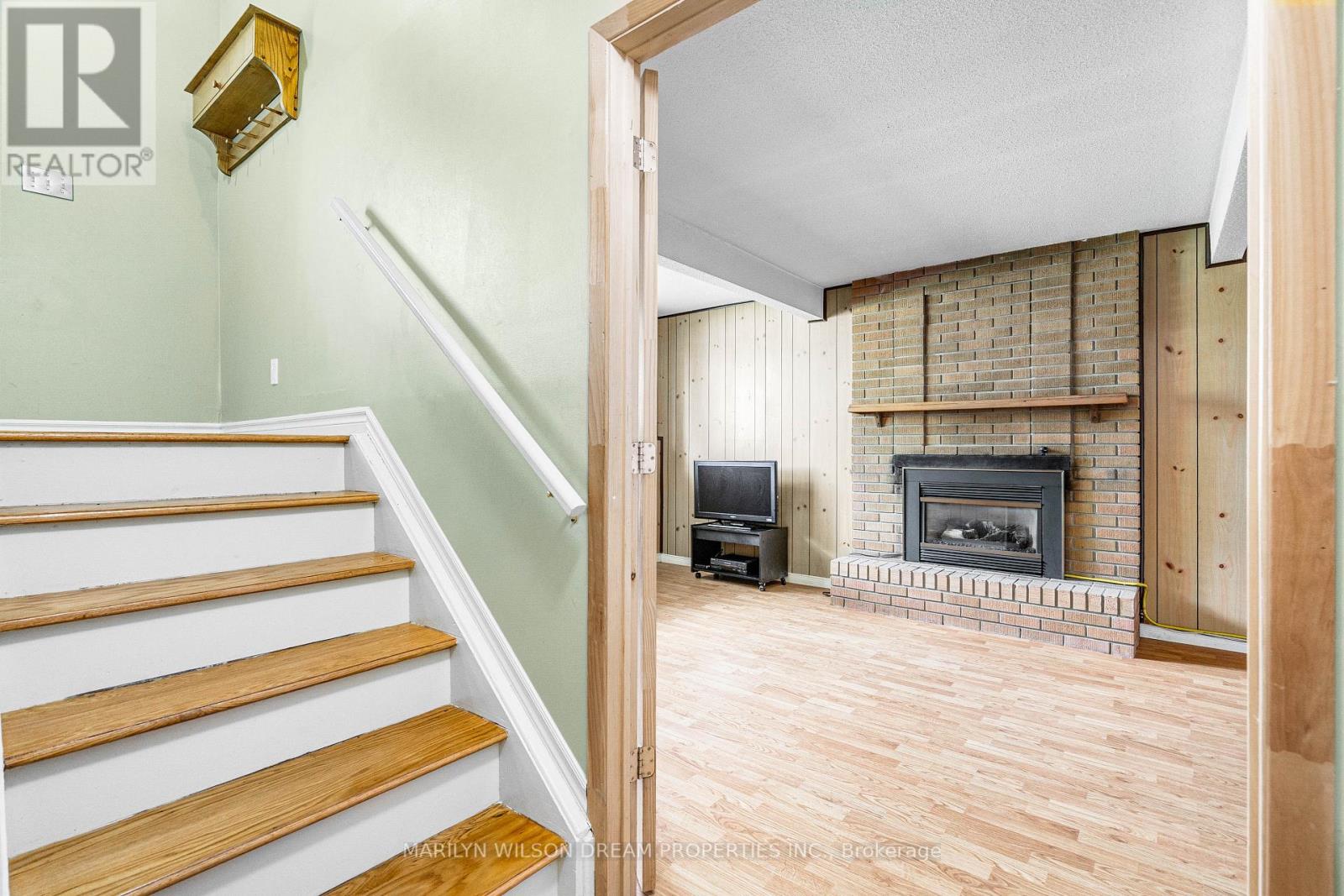 4 Bed, 2 Bath House for Sale in Ottawa – 20 COOLBROOK CRESCENT, Ottawa – MLS# X13672722 - Image 19