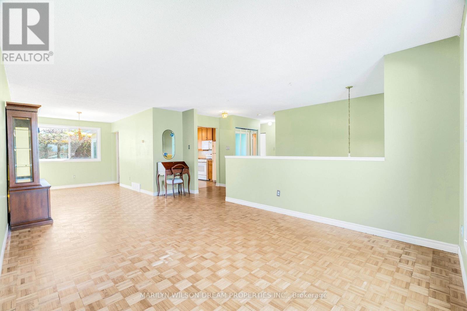 4 Bed, 2 Bath House for Sale in Ottawa – 20 COOLBROOK CRESCENT, Ottawa – MLS# X13672722 - Image 7