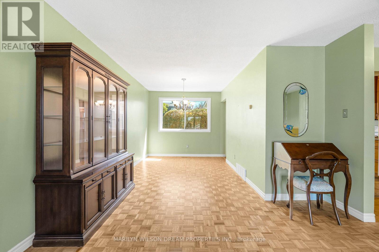 4 Bed, 2 Bath House for Sale in Ottawa – 20 COOLBROOK CRESCENT, Ottawa – MLS# X13672722 - Image 8