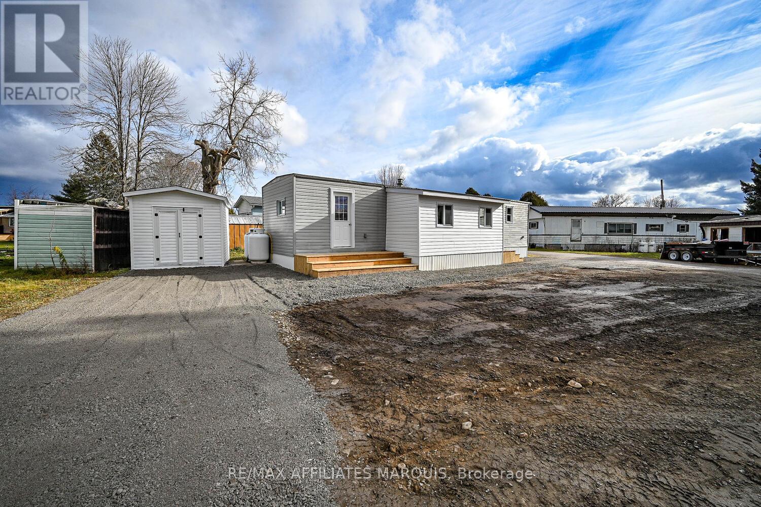 418 NICOLE STREET - 3