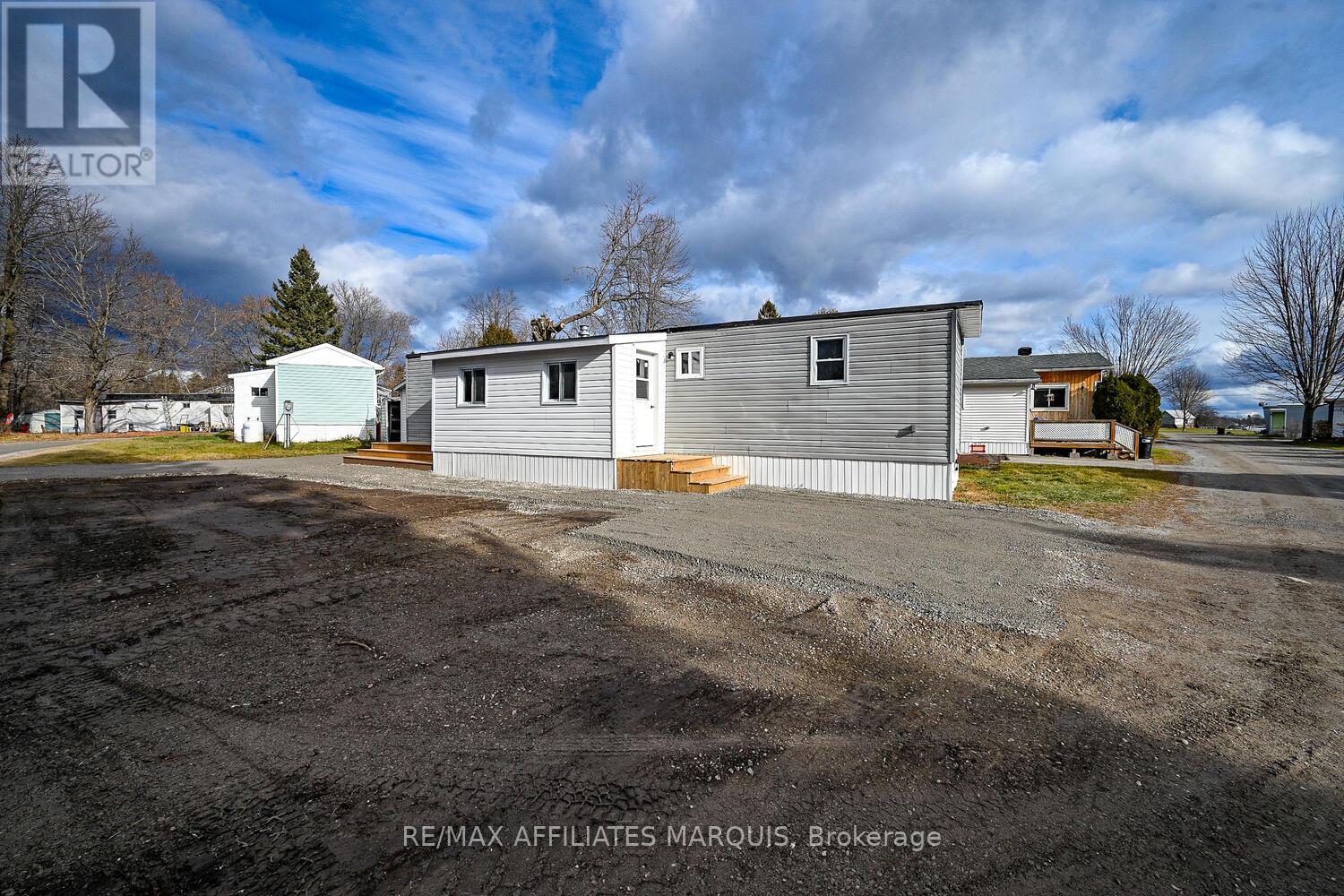 418 NICOLE STREET - 5