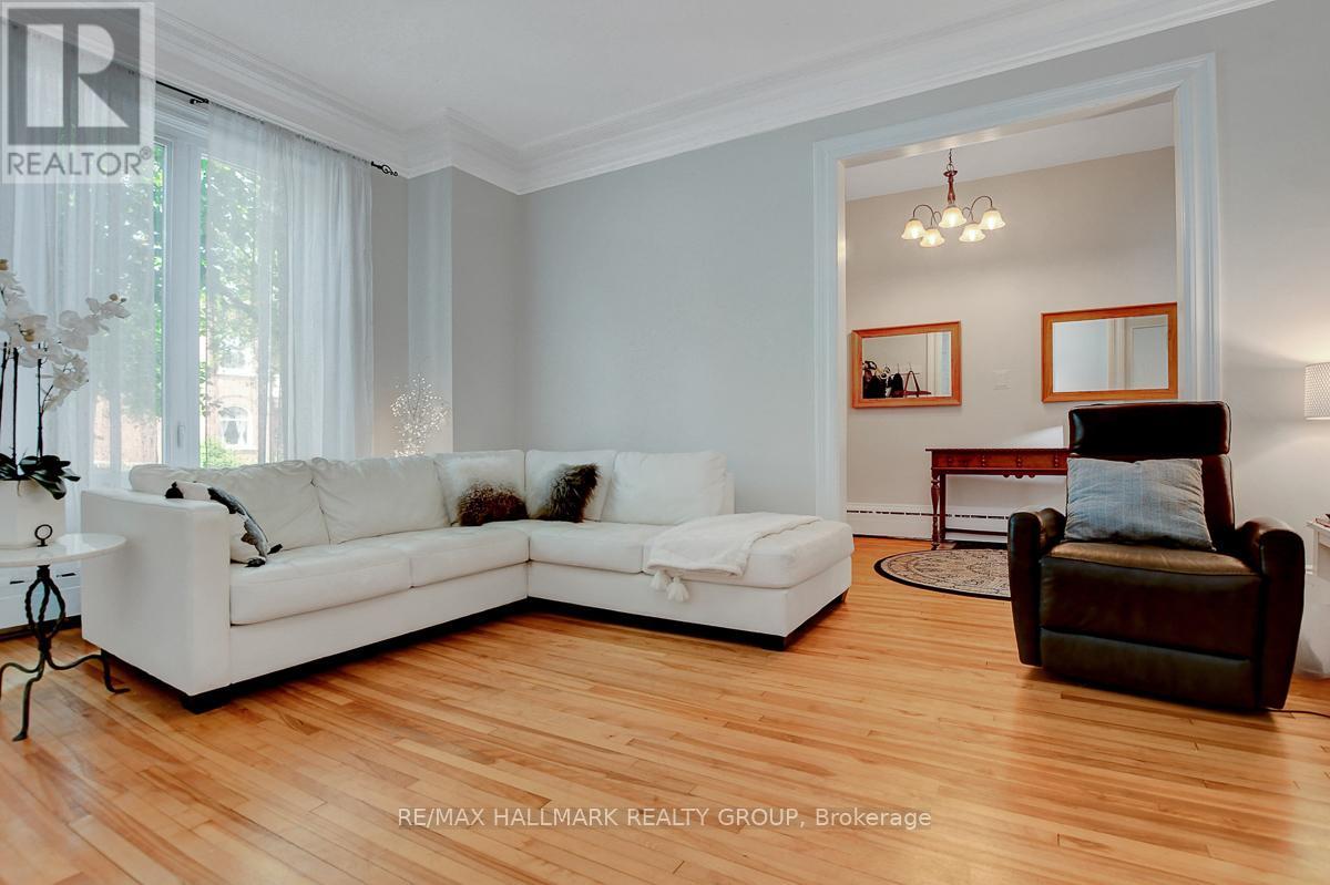 120 STRATHCONA AVENUE - 6