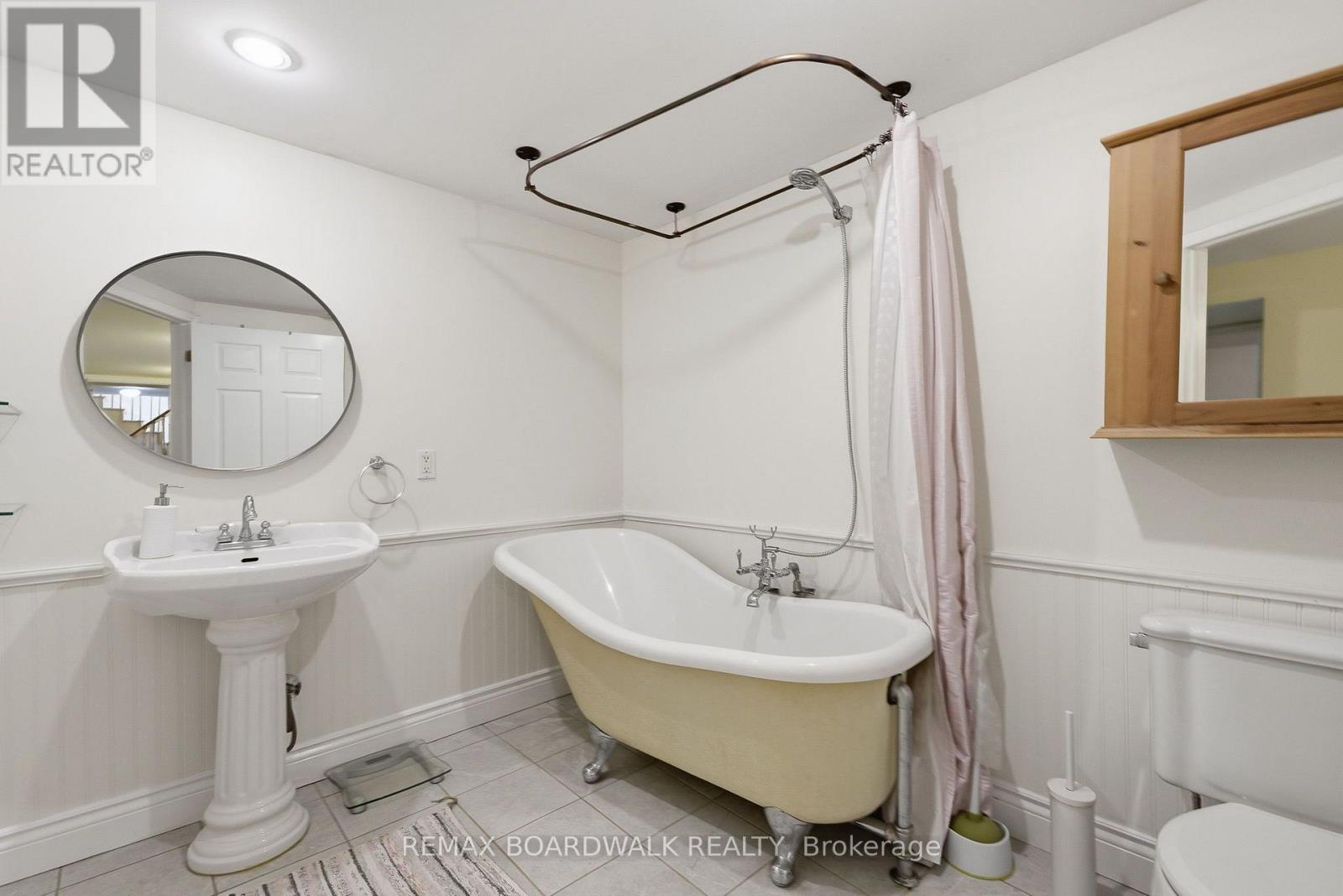 4 Bed, 4 Bath House for Sale in Ottawa – 1110 DUNNING ROAD, Ottawa – MLS# X13672798 - Image 19
