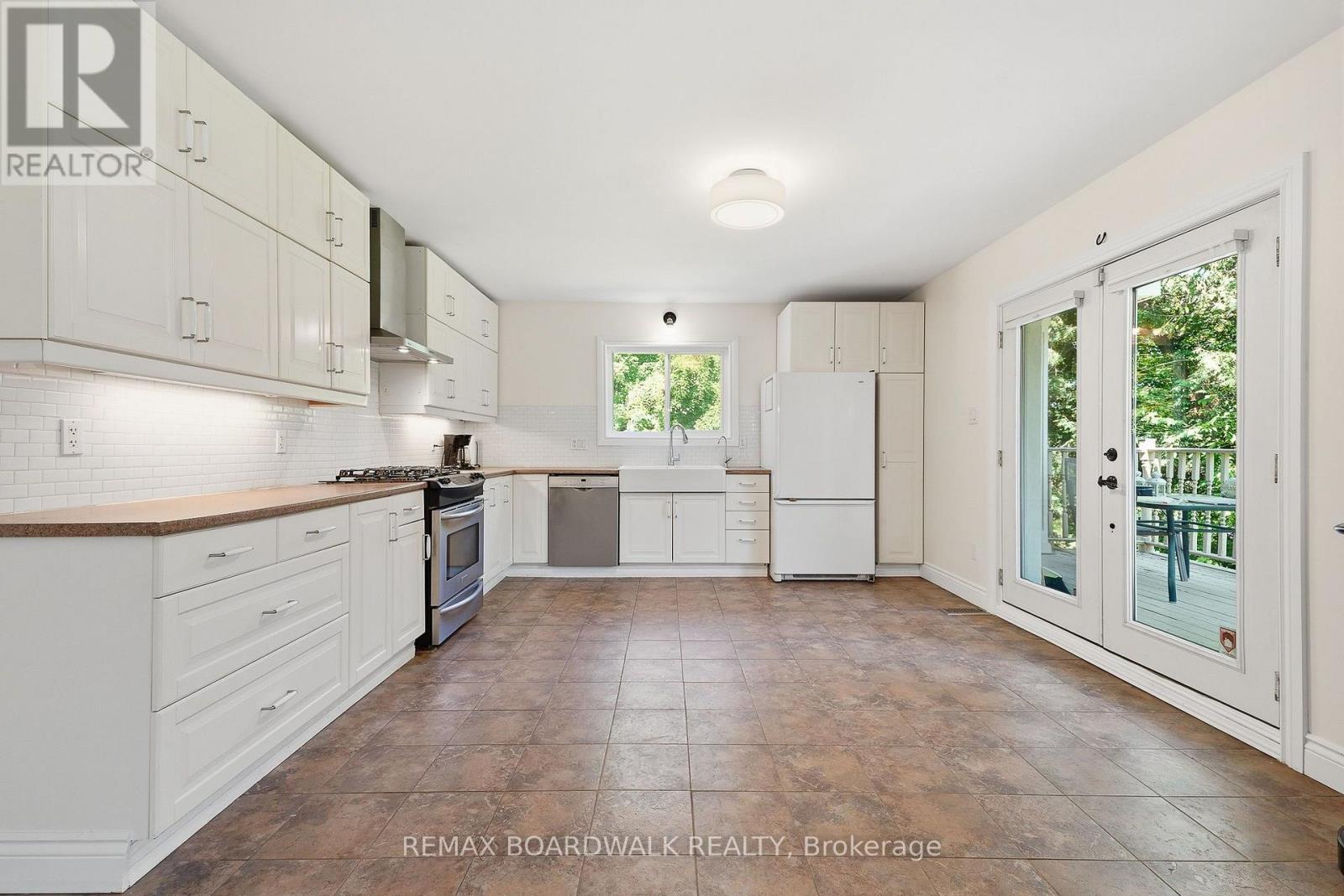 4 Bed, 4 Bath House for Sale in Ottawa – 1110 DUNNING ROAD, Ottawa – MLS# X13672798 - Image 9