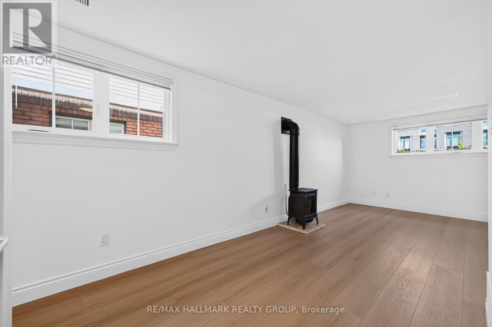 1 Bed, 1 Bath House for Rent in Ottawa – 44 CENTREPOINTE DRIVE, Ottawa – MLS# X13672874 - Image 16