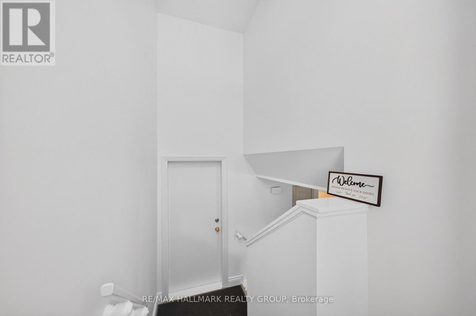 1 Bed, 1 Bath House for Rent in Ottawa – 44 CENTREPOINTE DRIVE, Ottawa – MLS# X13672874 - Image 7